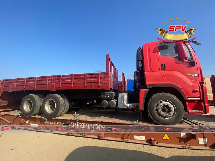 Cargo Truck ISUZU GIGA 6X4 - Loading